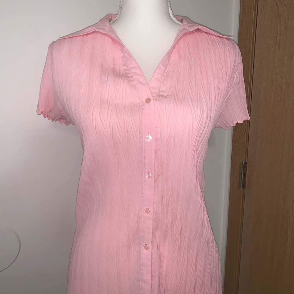Dressbarn Pink Fitted Short Sleeve Button Down Blouse with Notched Collar
